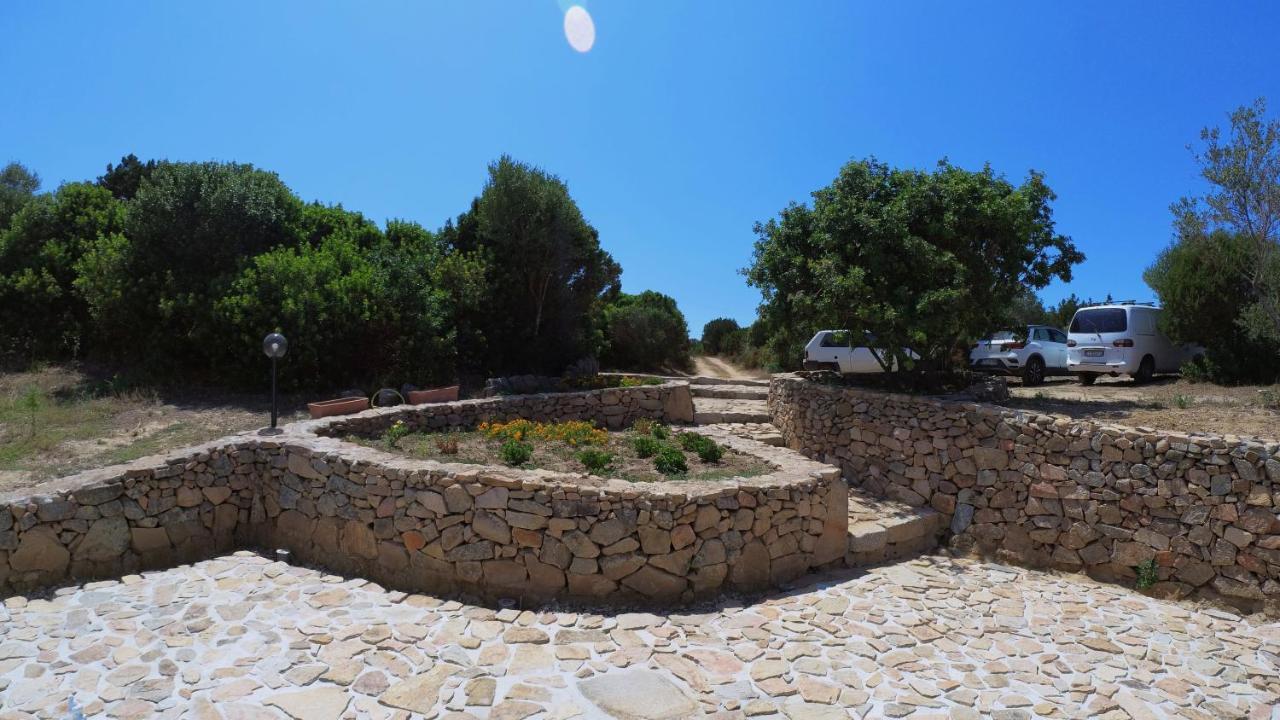 Monti Russu Natural Guest House Aglientu Exterior foto